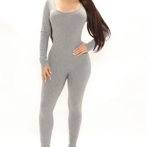 Heather Gray Long Sleeve Ribbed Jumpsuit – Size M